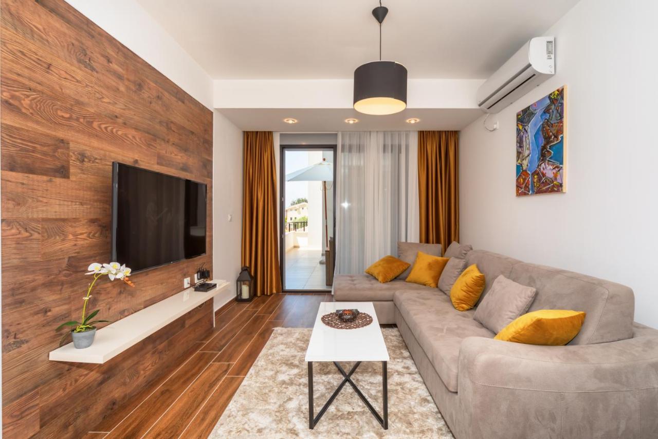 Accordion Apartment バール エクステリア 写真